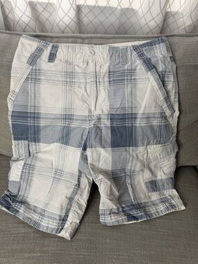 Men's Blue Plaid Cargo Shorts